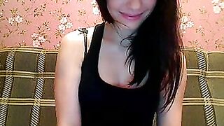 Kiska4U трахает свою попку