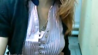 Бананом в писю на рабочем месте