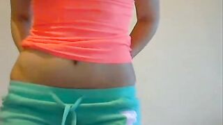 Valia показывает попку