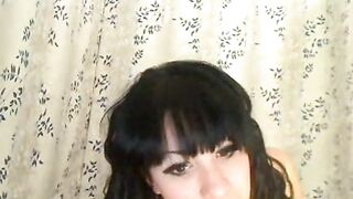 alexxxela1 трахает свою киску