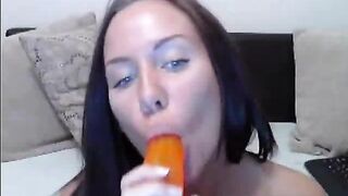 Esscada показывает свои дырочки