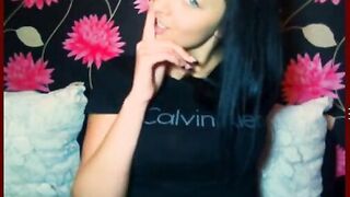 missmur показывает грудь