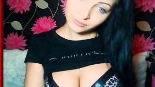 missmur показывает грудь