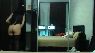 Allika попросил показать киску