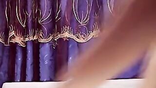 lillie в киску игрушкой