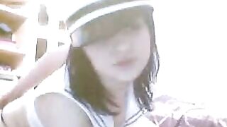 Подружки прикалываются