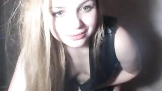 bountydoll мажет себя кремом