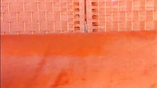 annahot с игрушкой