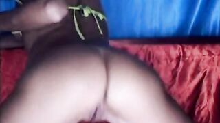 annilove разрабатывает попку