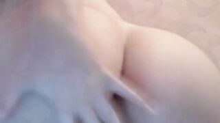 daissy мастурбирует