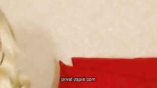 Hustlerstar трахает игрушкой свою киску