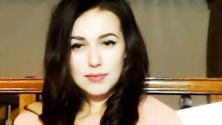 LisaSierra пускает слюнки