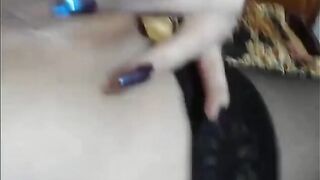 LadyyyO с конфеткой