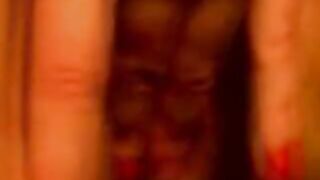 tiffanilove мастурбирует