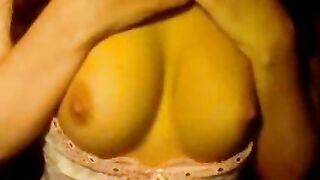 Сисечки брюнеточки