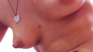 sayohh трахает себя