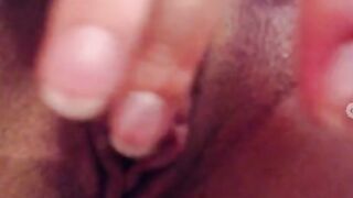 sayohh мастурбирует