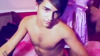 Блонда с педиковатым типочком