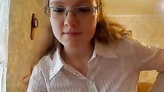 Рыженькая сучка в очках