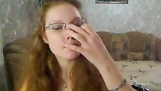 Рыженькая сучка в очках