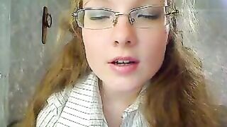 Рыженькая сучка в очках