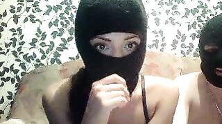 Парочка в масках