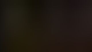 Cool-Baby трахает себя фалосом