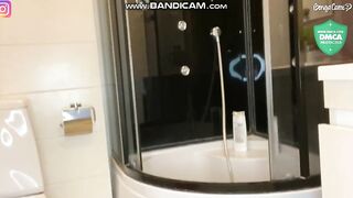 BellaLike потрахала попку , потом подмыла ее - все по фен-шу