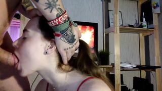 Kitty_Saymeow кончил на грудь