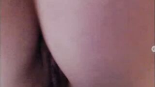 Блядь-TV представляет: Супершлюха трахает себя