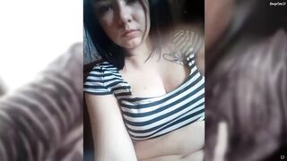 KriSxxx06 Показывает киску