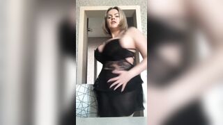 Nikol__ вся в чёрном