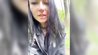 Отвязная GAVKA_ трахает себя бутылкой