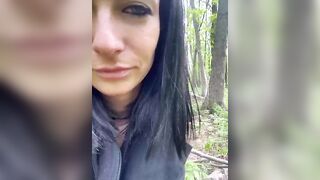 Отвязная GAVKA_ трахает себя бутылкой