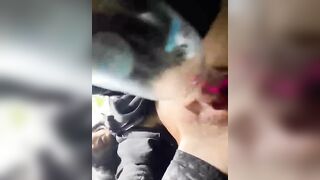 Отвязная GAVKA_ трахает себя бутылкой