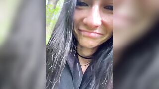 Отвязная GAVKA_ трахает себя бутылкой