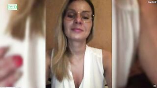 Lisichka1806 дрочит пальчиками и Lovensом смою мокрую писю. Часть 1