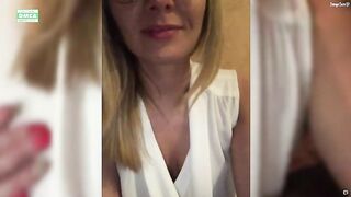 Lisichka1806 дрочит пальчиками и Lovensом смою мокрую писю. Часть 1