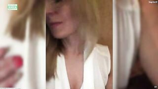 Lisichka1806 дрочит пальчиками и Lovensом смою мокрую писю. Часть 1