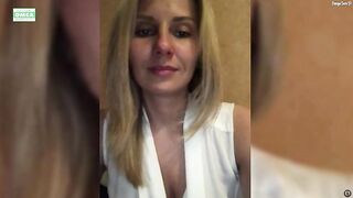 Lisichka1806 дрочит пальчиками и Lovensом смою мокрую писю. Часть 2