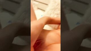 Русская красавица мастурбирует