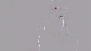 Merlynnight мастурбирует до оргазма