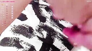 eva-blonde дрочит игрушкой и Lovensом свою волосатую писю и обильно кончает