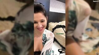 pfhfpf719 подрочила немного пальчиками свою выбритую писю