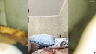 MsHsFuck555 дрочит разноцветной игрушкой свою писю и кончает смазкой