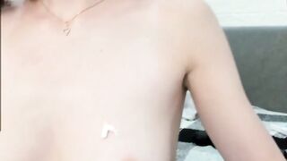 Упругие сиськи Baby-Tisha