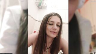 krissexyyy дрочит игрушкой попу с Lovensом в писе