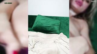 a-05-10 дрочит фиолетовой игрушкой одновременно писю и попу - Часть II