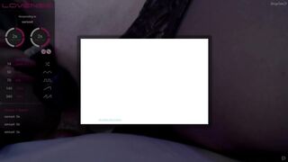 sexassistant дрочит игрушкой свою писю и кончает смазкой