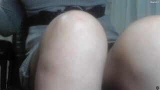 bastadasta дрочит игрушкой свою писю с Lovensом внутри нее и кончает немного смазкой